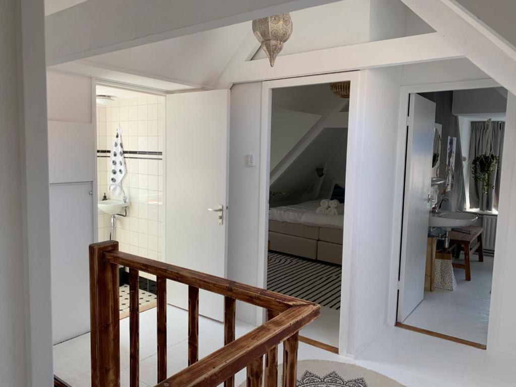 B & B Tx71 Den Burg Bagian luar foto