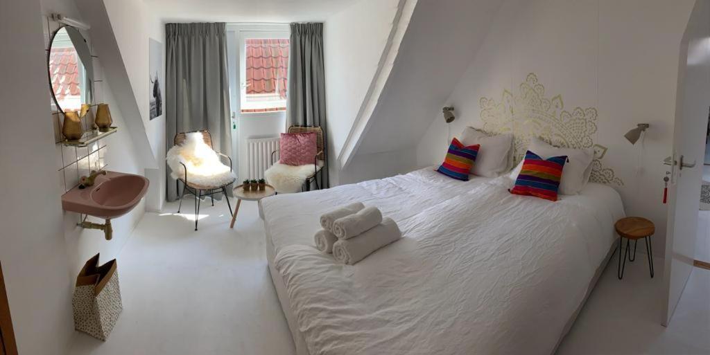 B & B Tx71 Den Burg Bagian luar foto