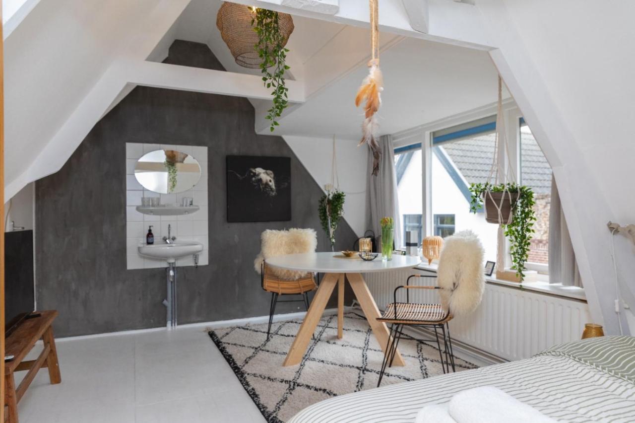 B & B Tx71 Den Burg Bagian luar foto