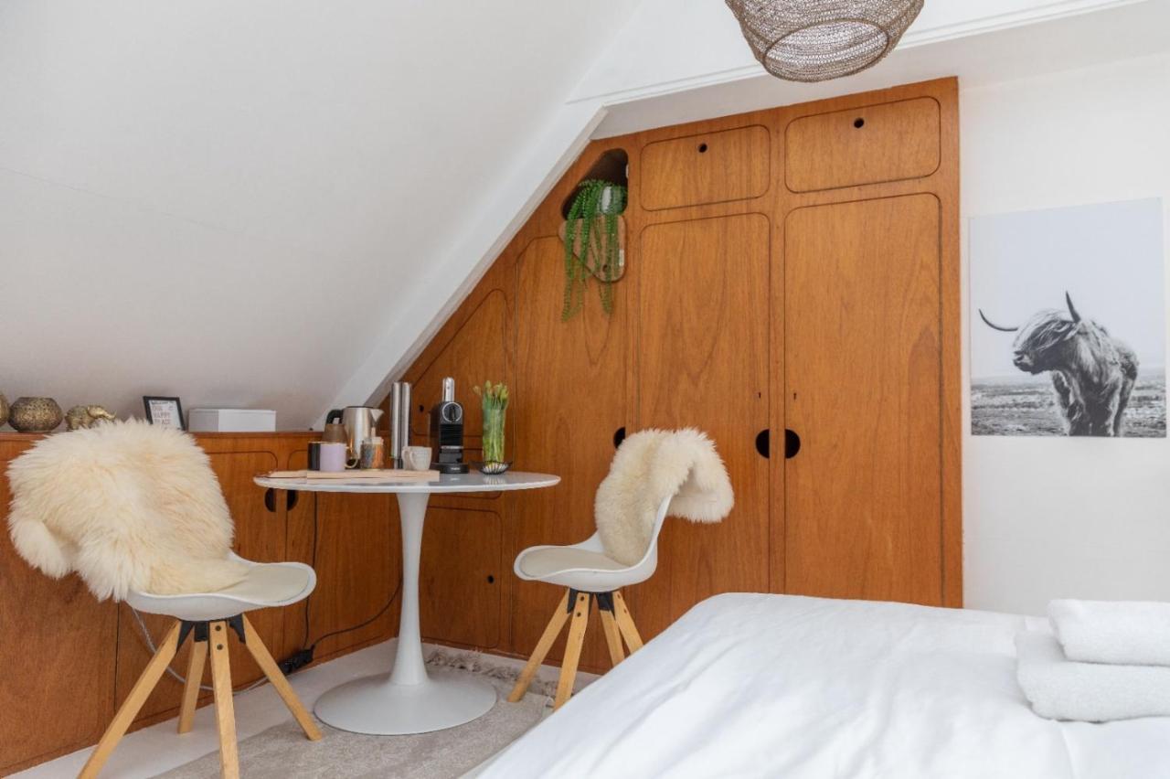 B & B Tx71 Den Burg Bagian luar foto